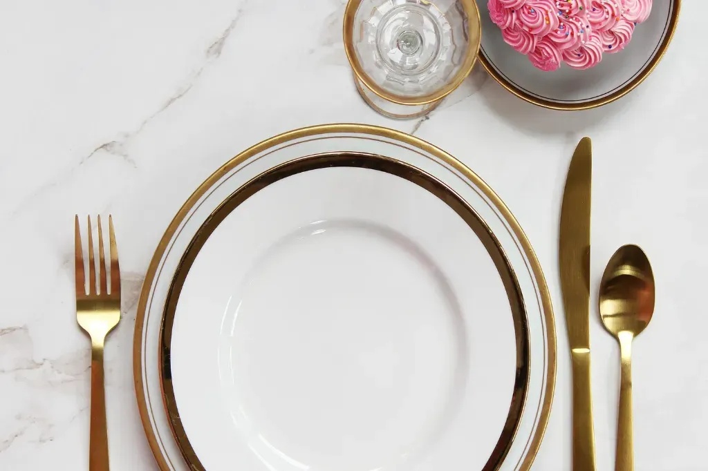 Czy warto kupić elegancką zastawę stołową?