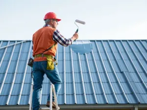Ile kosztuje malowanie dachu z blachy? Sprawdź aktualne ceny!